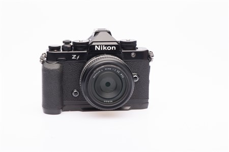 Beg Nikon ZF + L-grip samt 40/2,0