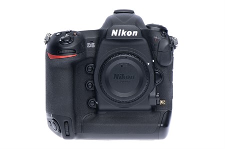 Beg Nikon D5 Kamerahus
