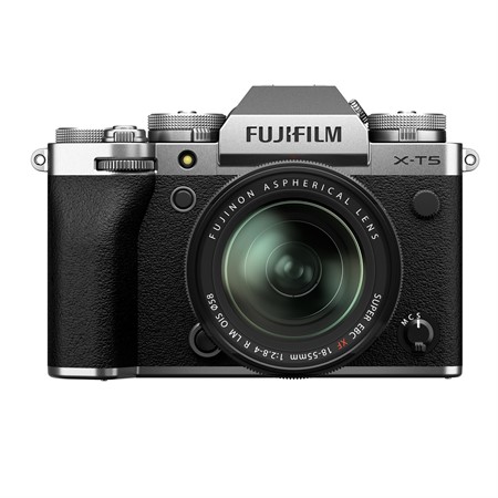 Fujifilm X-T5 +18-55/2,8-4 Silver