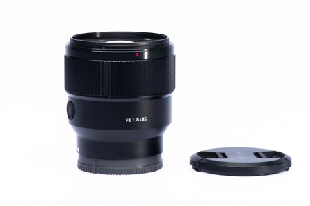 Beg Sony FE 85/1,8