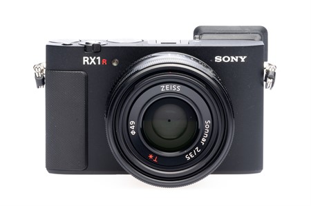 Beg Sony RX1R III