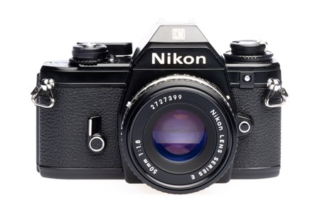 Beg Nikon EM + Nikkor 50/1,8